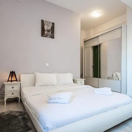 Stylish 1br Flat In - Rosetti Blanc